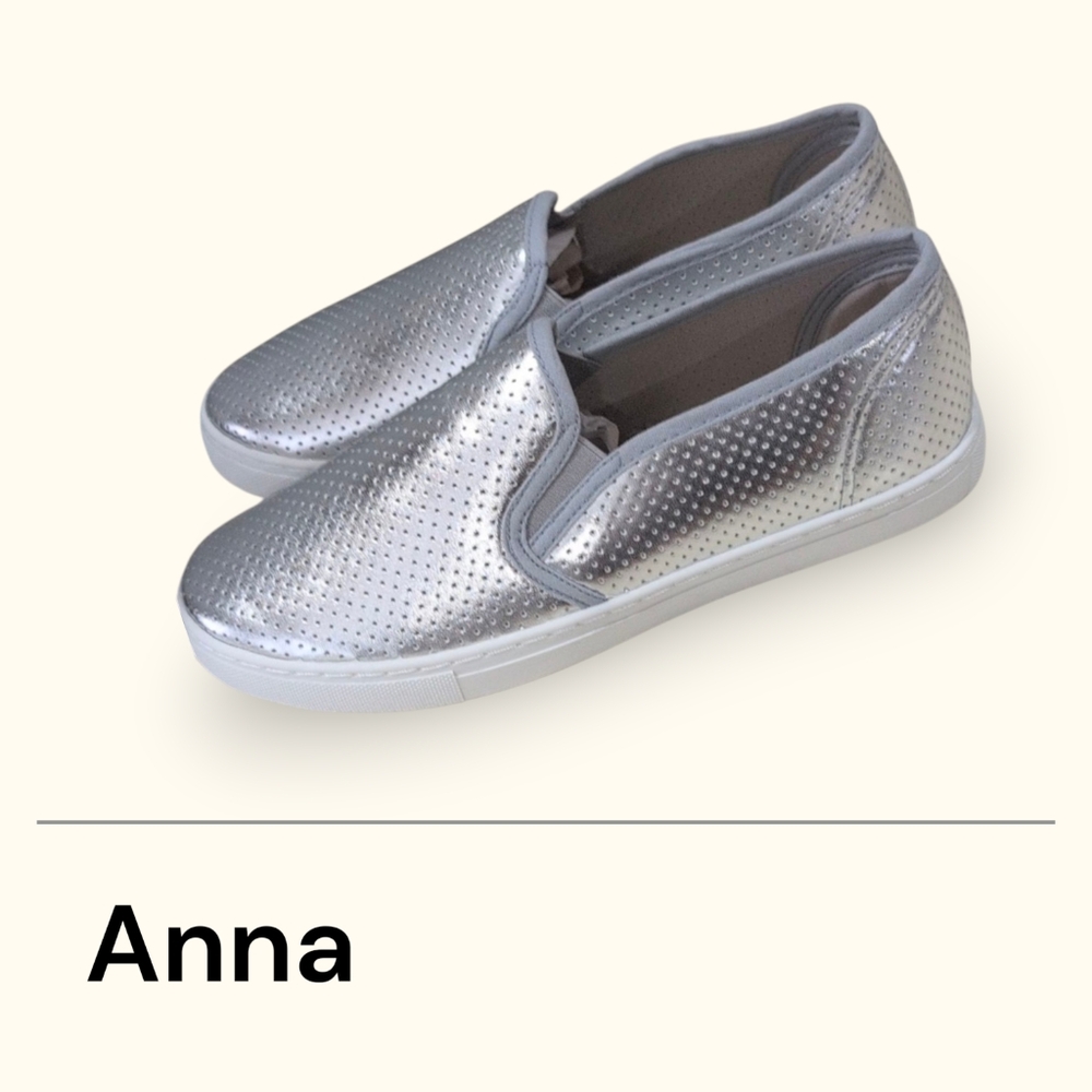 Anna Silver Sneakers Sleek Slip-On Design
